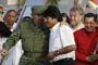 Fidel Castro con el presidente de Bolivia, Evo Morales, en 2006, en la Plaza de la Revolución, en La Habana.
