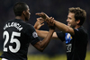 21 de octubre del 2009. Antonio Valencia y Michael Owen celebran un gol del Manchester United contra el CSKA Moscú en la Liga de Campeones. Foto. Reuters.