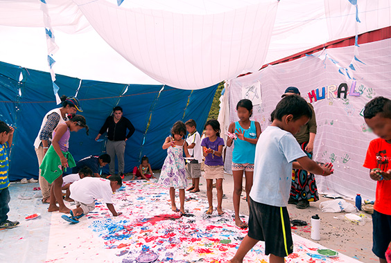 En el albergue Nueva Esperanza, los niños pintaron un mural decorativo. Foto: Comparte Ecuador