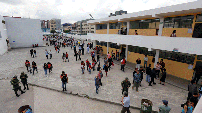 Más del 30% de ecuatorianos votaron hasta las 11:00 de este 4 de febrero