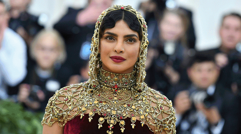 Glamour eclesial en la gala del MET que se atrevió con la religión