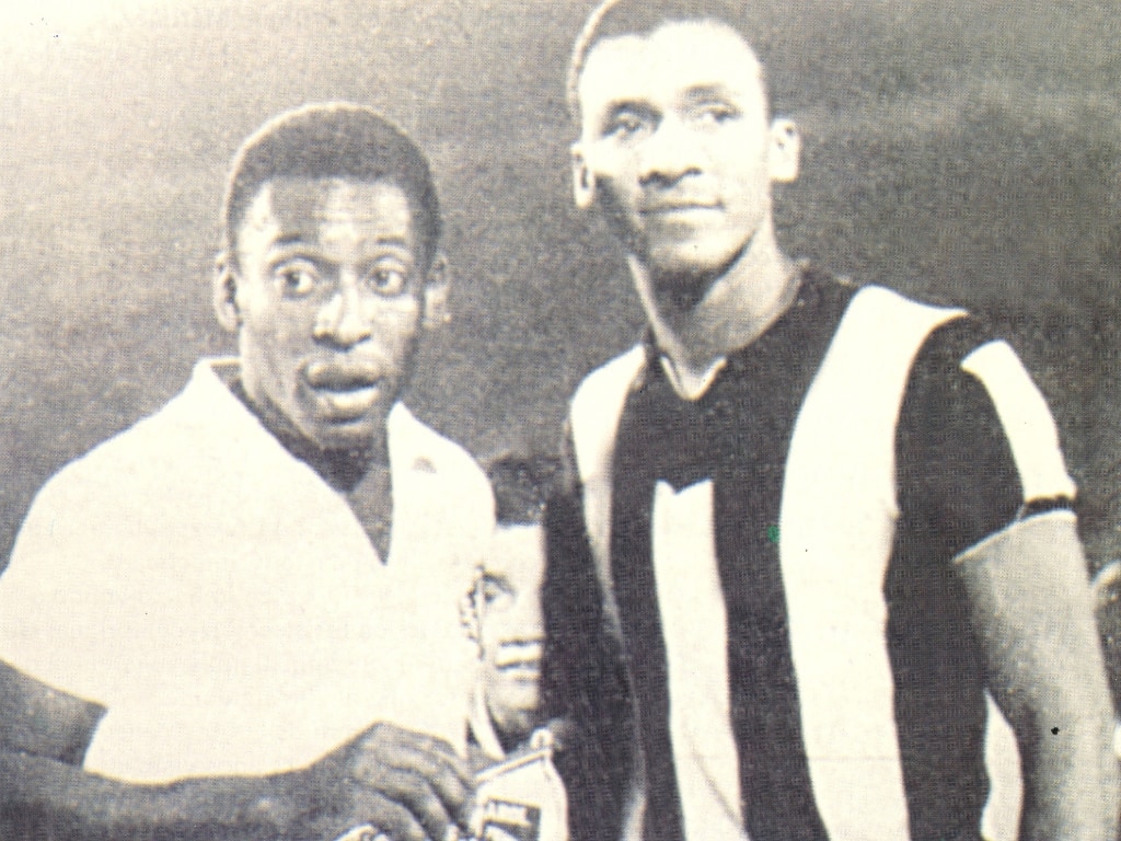 Pelé, por Santos, y Alberto Spencer, de Peñarol, se enfrentaron en la final de la Libertadores en 1962.