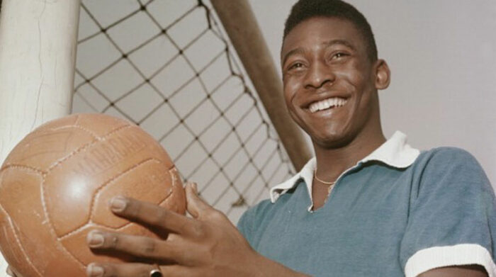 Pelé, leyenda del fútbol, estuvo activo entre 1956 y 1977. Ganó tres títulos del mundo con Brasil. Foto: Facebook Pelé
